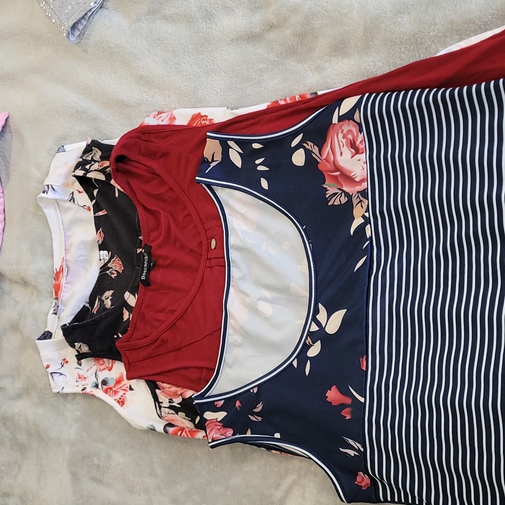 Bundle of 4 tank tops